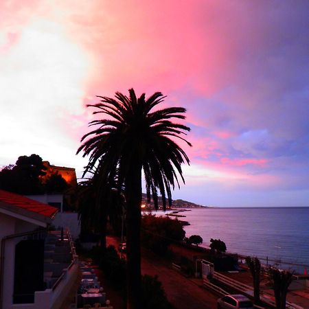 Blue Beach Bussana Nuova Εξωτερικό φωτογραφία