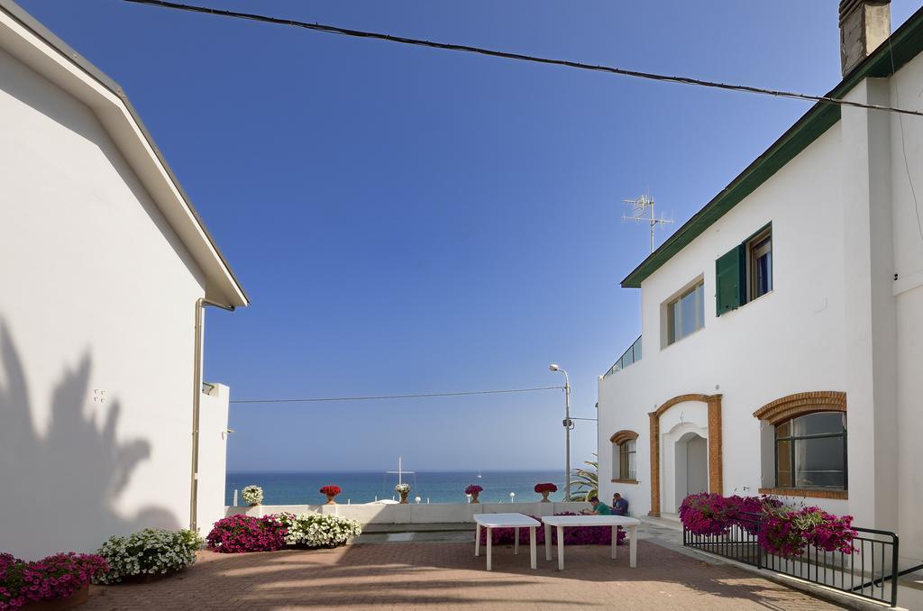 Blue Beach Bussana Nuova Εξωτερικό φωτογραφία