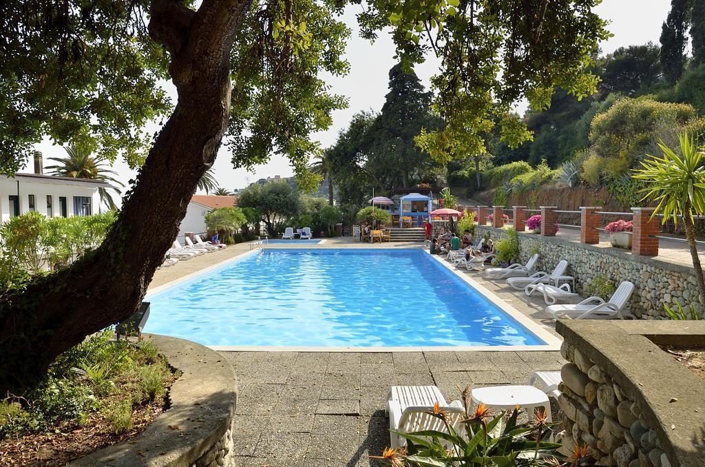 Blue Beach Bussana Nuova Εξωτερικό φωτογραφία