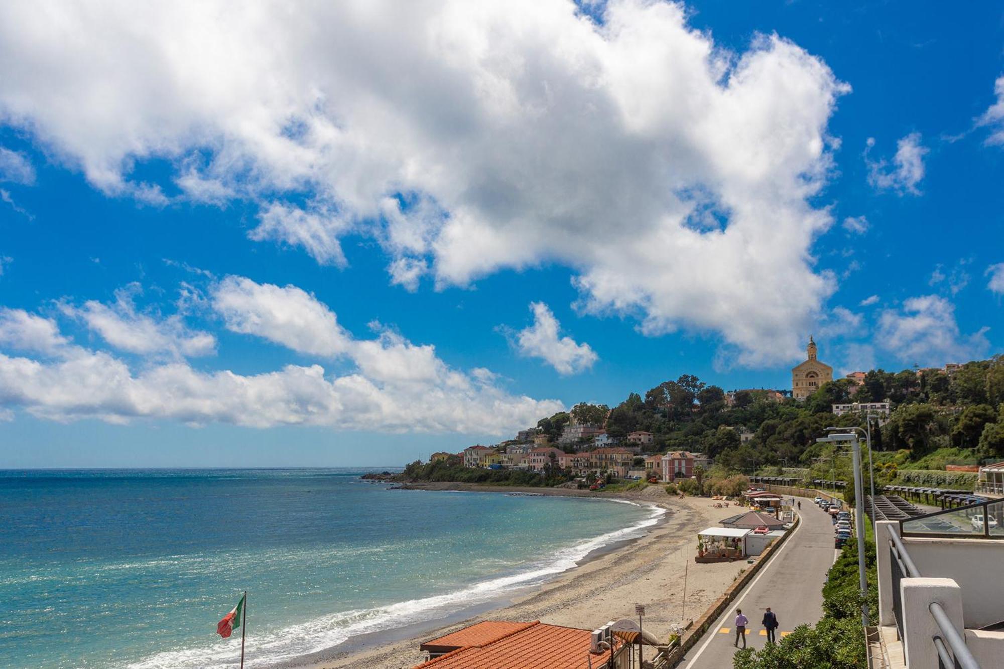 Blue Beach Bussana Nuova Εξωτερικό φωτογραφία