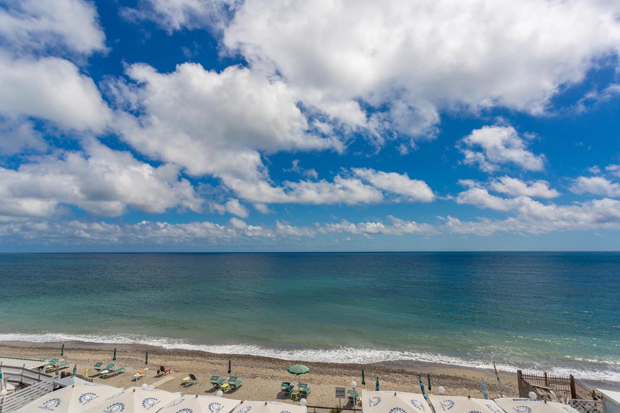 Blue Beach Bussana Nuova Εξωτερικό φωτογραφία