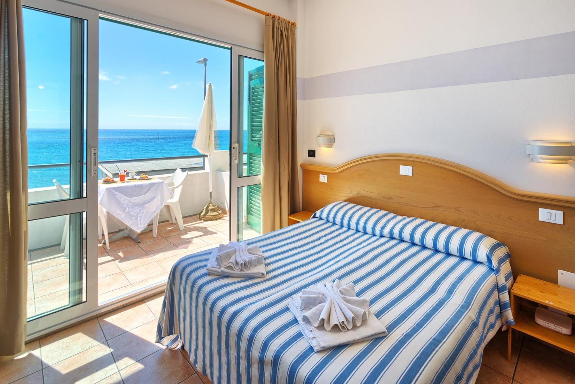 Blue Beach Bussana Nuova Εξωτερικό φωτογραφία