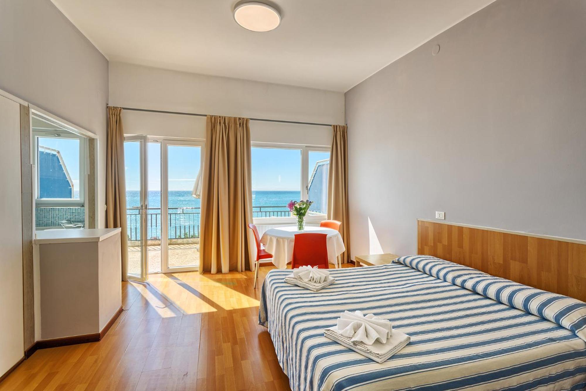 Blue Beach Bussana Nuova Εξωτερικό φωτογραφία